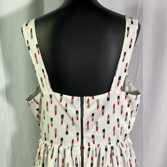 🛍 6 for $35 • Forever 21 White & Red Lipstick Print Sleeveless A-Line Dress - Picture 10 of 16
